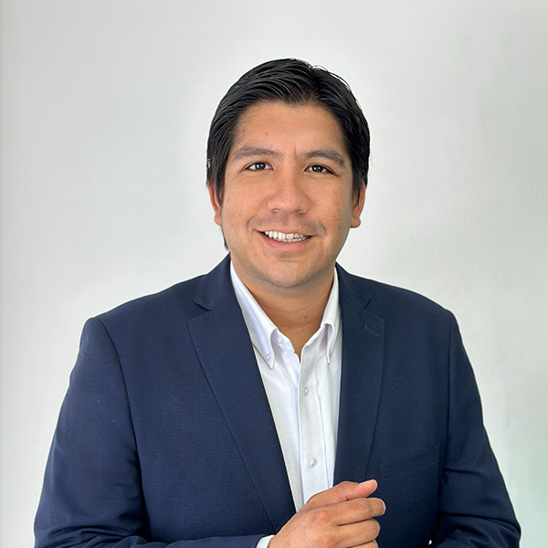 HR-Asesores-Integrales-Equipo-Nosotros-Roberto-Bolanos-1